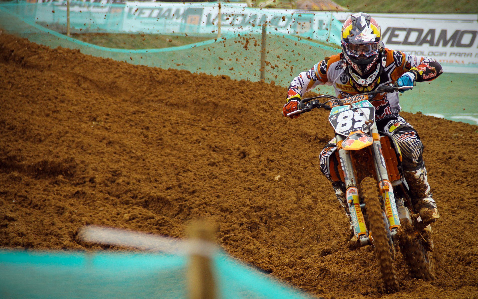 开云体育-三巨头合体初显神威!霍勒迪烫手状态导演福建主场大捷