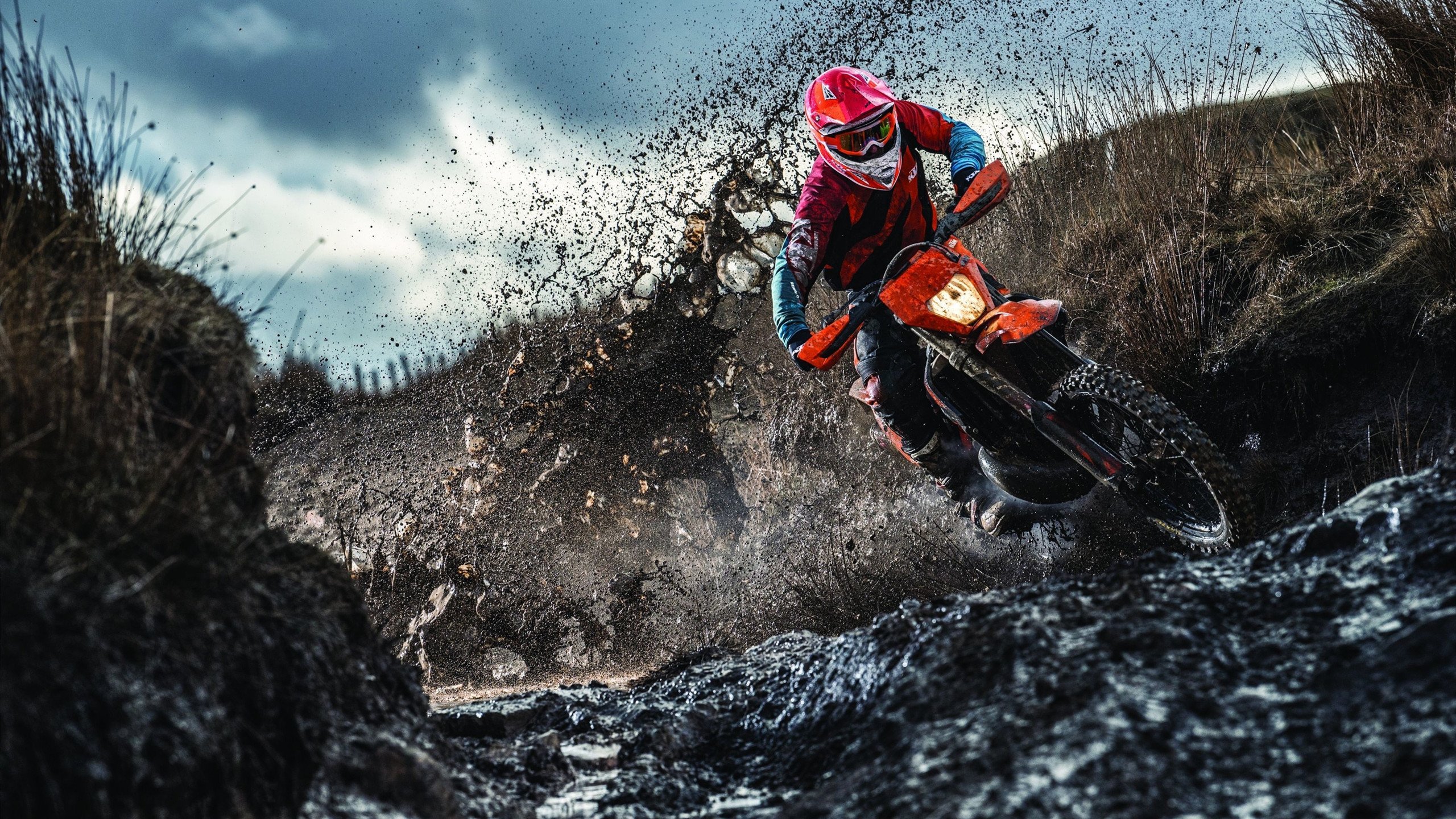 开云体育app-同样的3-2，不同的故事，法国队轻取泰国队背后的团队战术与辛杜孤勇的胜利